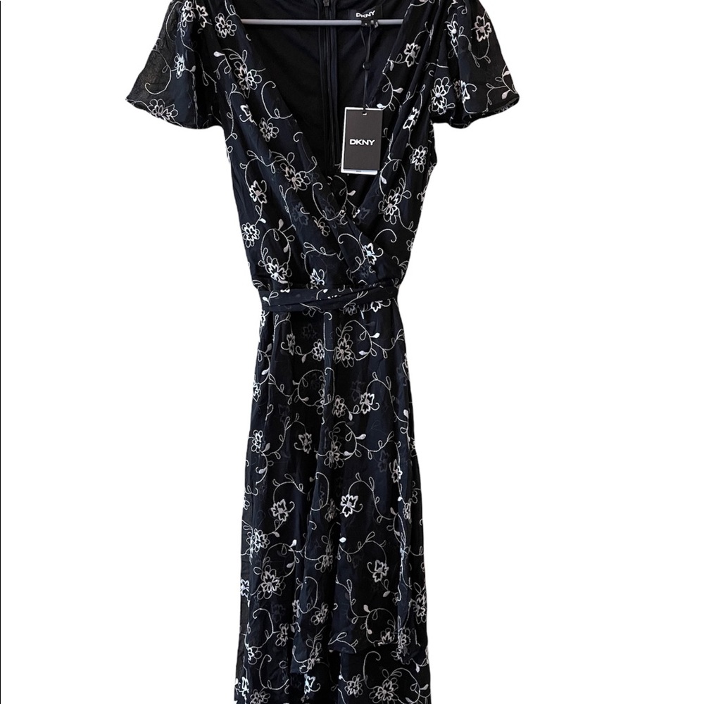 DKNY Black and White Flower Pattern Dress Size 12 NWT